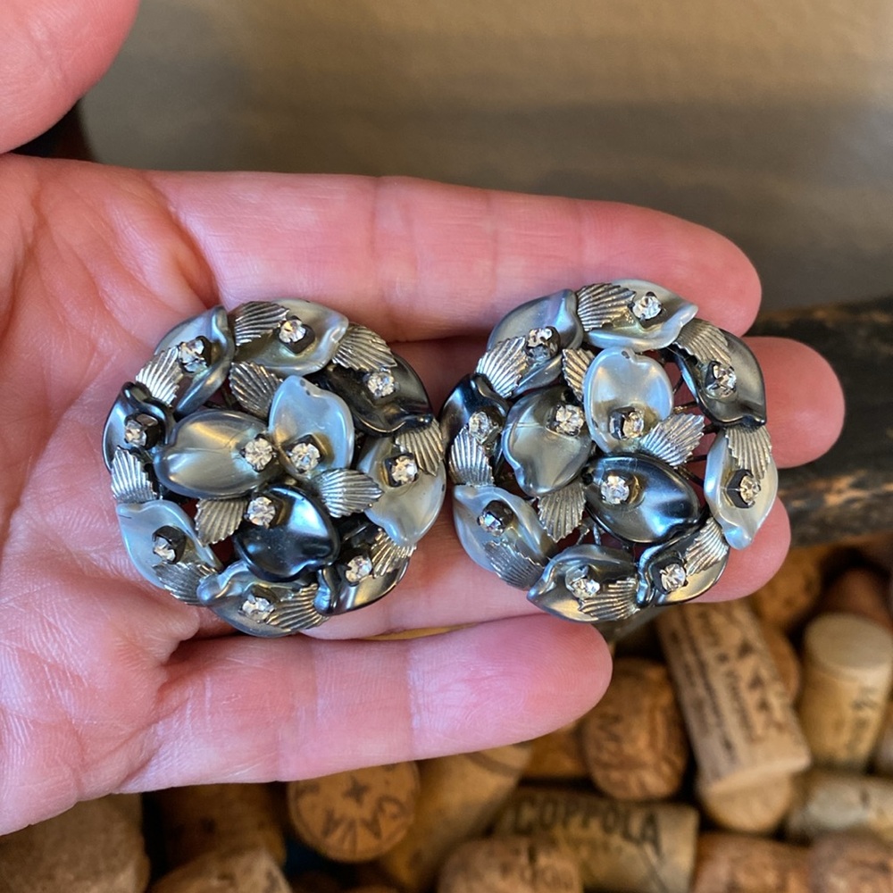 Vintage Leru clip earrings - Picture 3 of 8